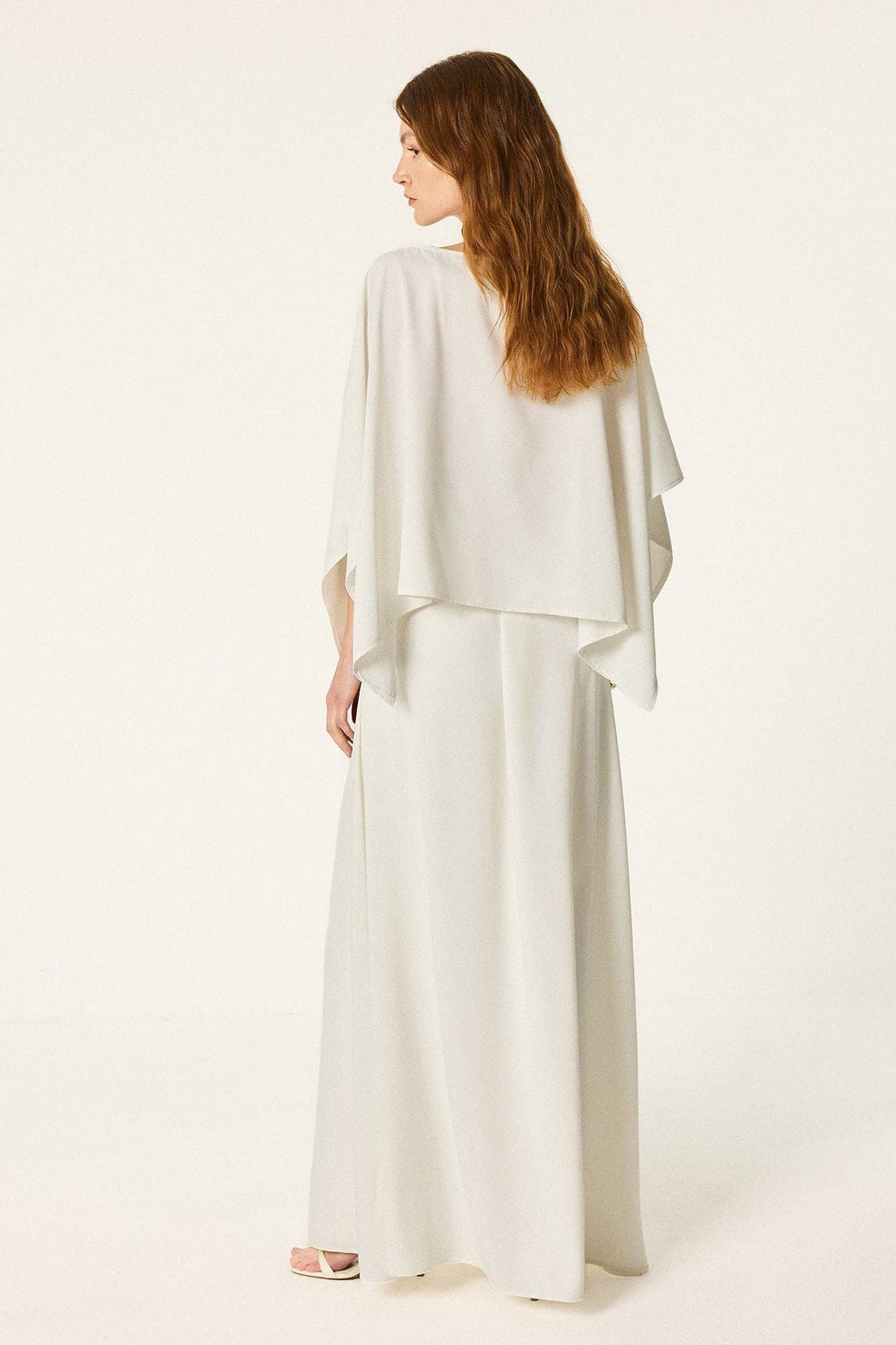 Blouse chauve‑souris élégante et pantalon à jambes larges — coordonné de soirée