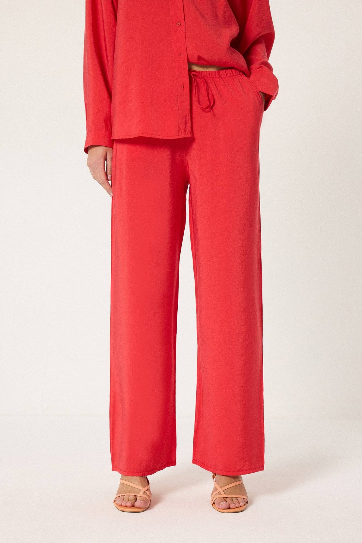 Ensemble coordonné en coton-modal, coupe décontractée – chemise et pantalon à jambe large: Rouge