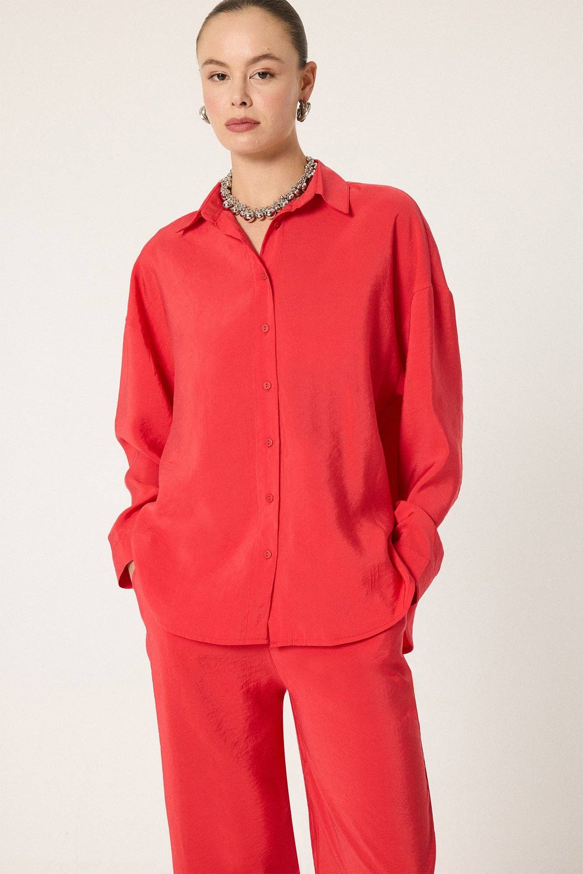 Ensemble coordonné en coton-modal, coupe décontractée – chemise et pantalon à jambe large: Rouge