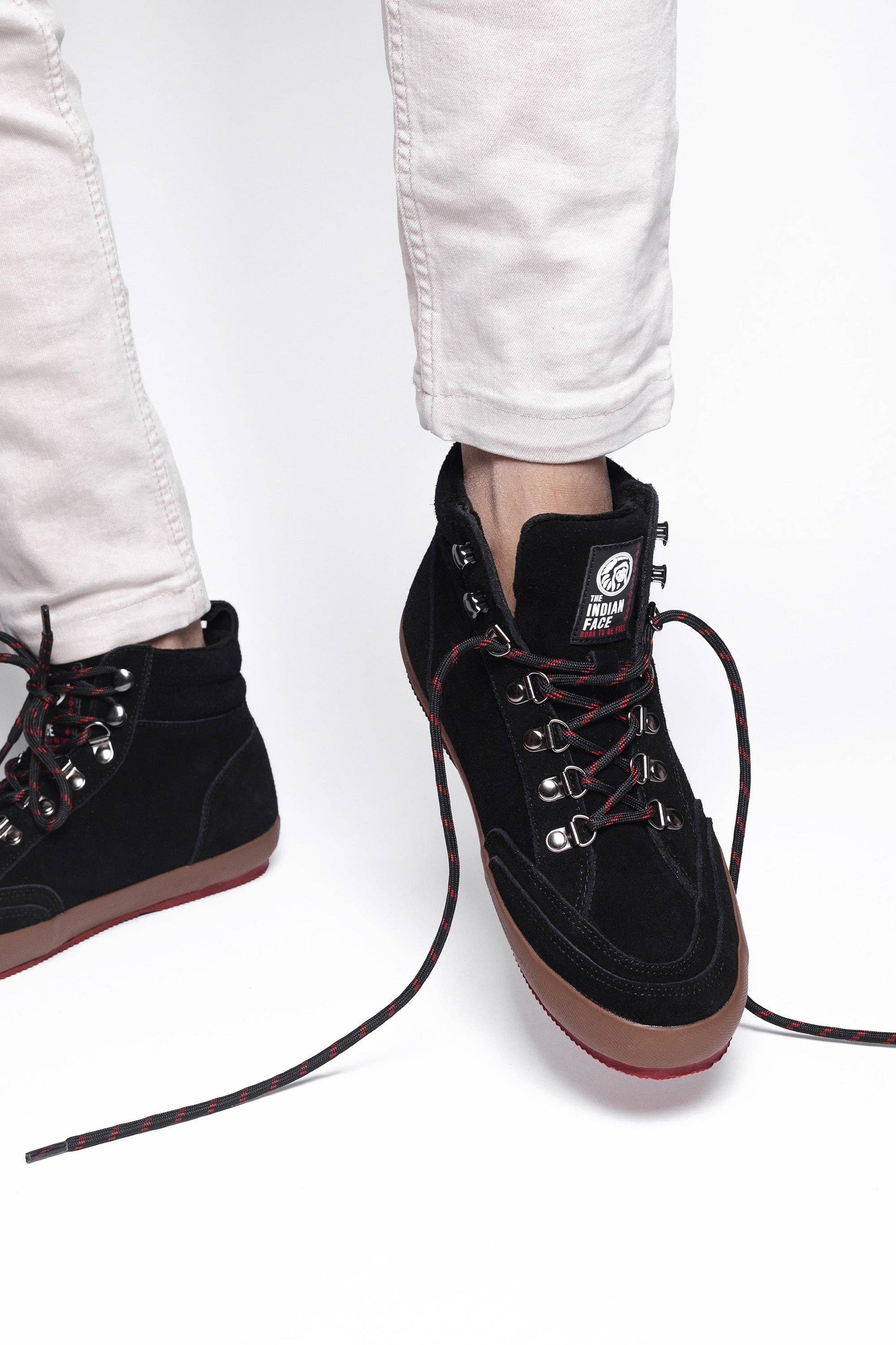 Highland Black: 43