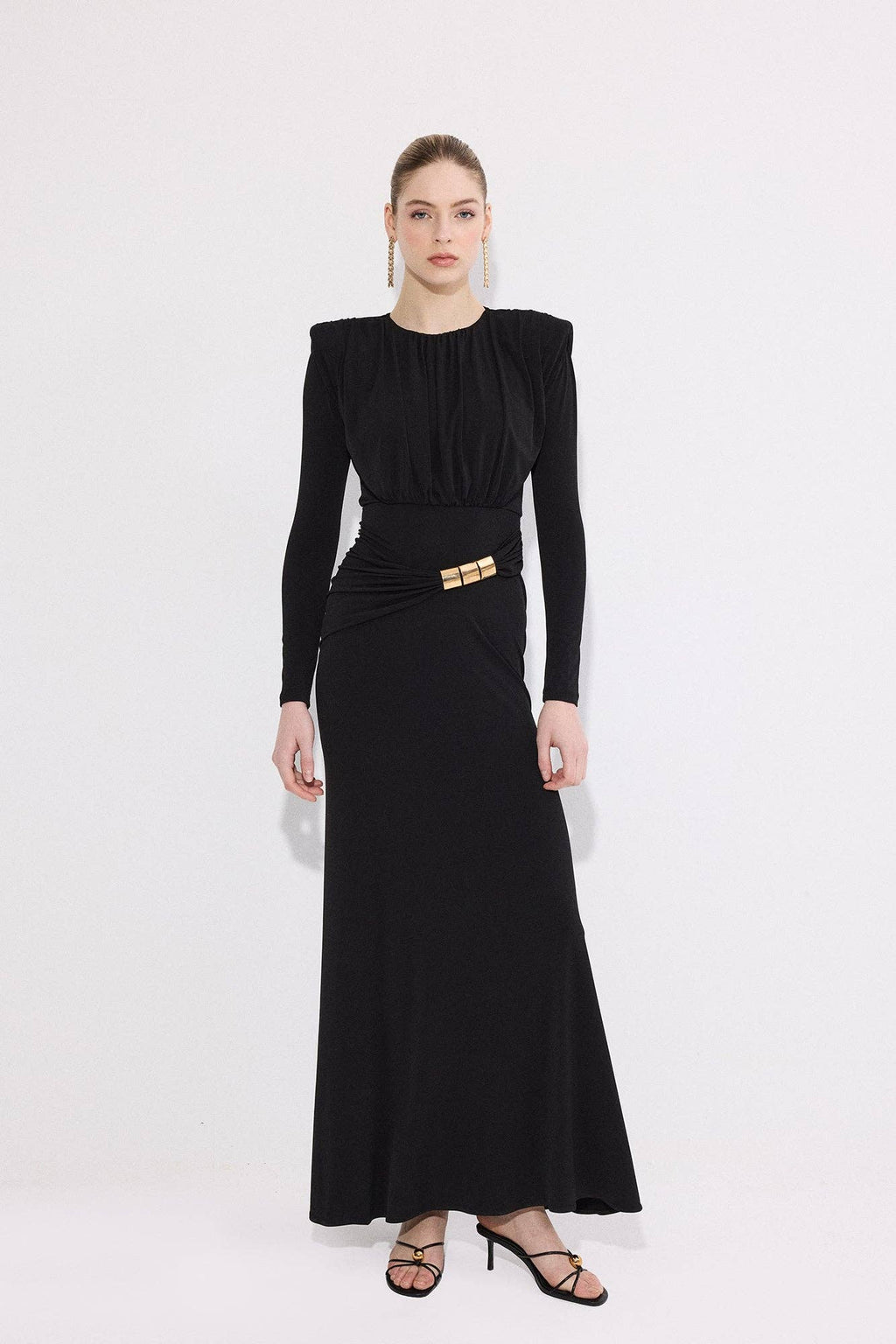 Robe de soirée maxi avec détail doré – élégante, cintrée et formelle