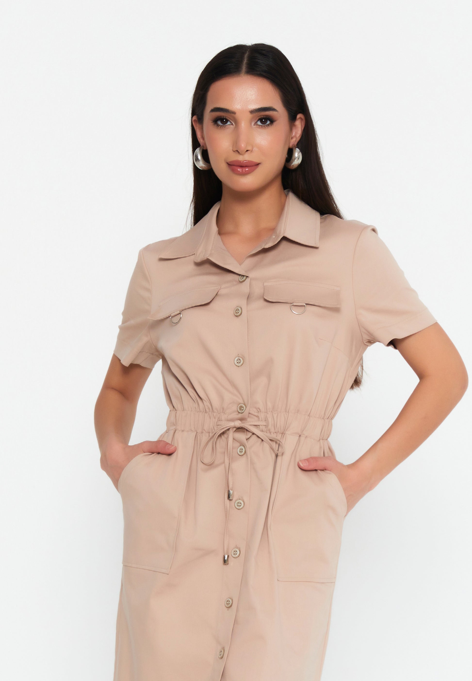 Robe Chemise Élégance Sable – Taille Ajustable