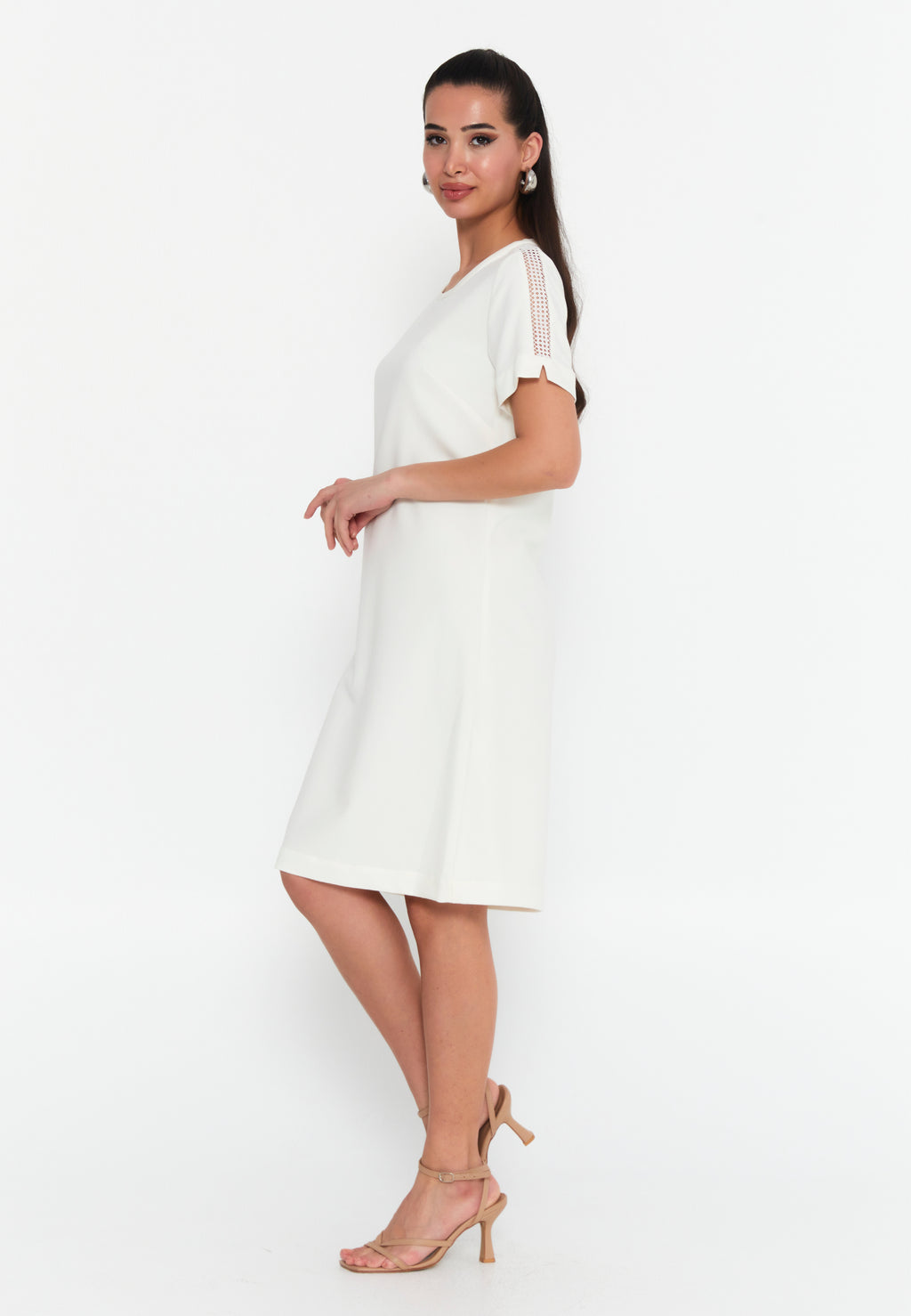 Robe Élégance Pure – Blanche à Coupe Fluide