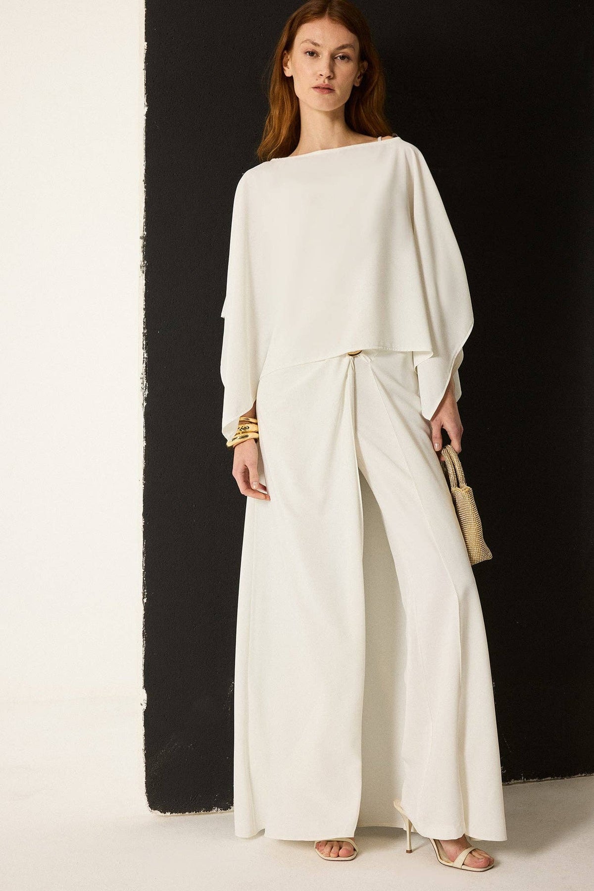 Blouse chauve‑souris élégante et pantalon à jambes larges — coordonné de soirée