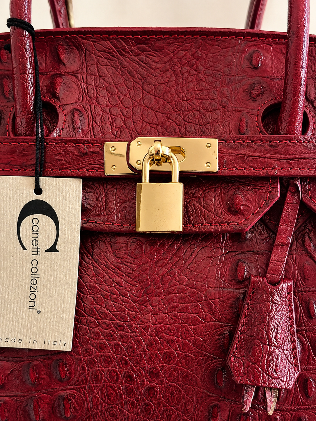Sac à main rouge effet crocodile avec cadenas doré – Élégance italienne