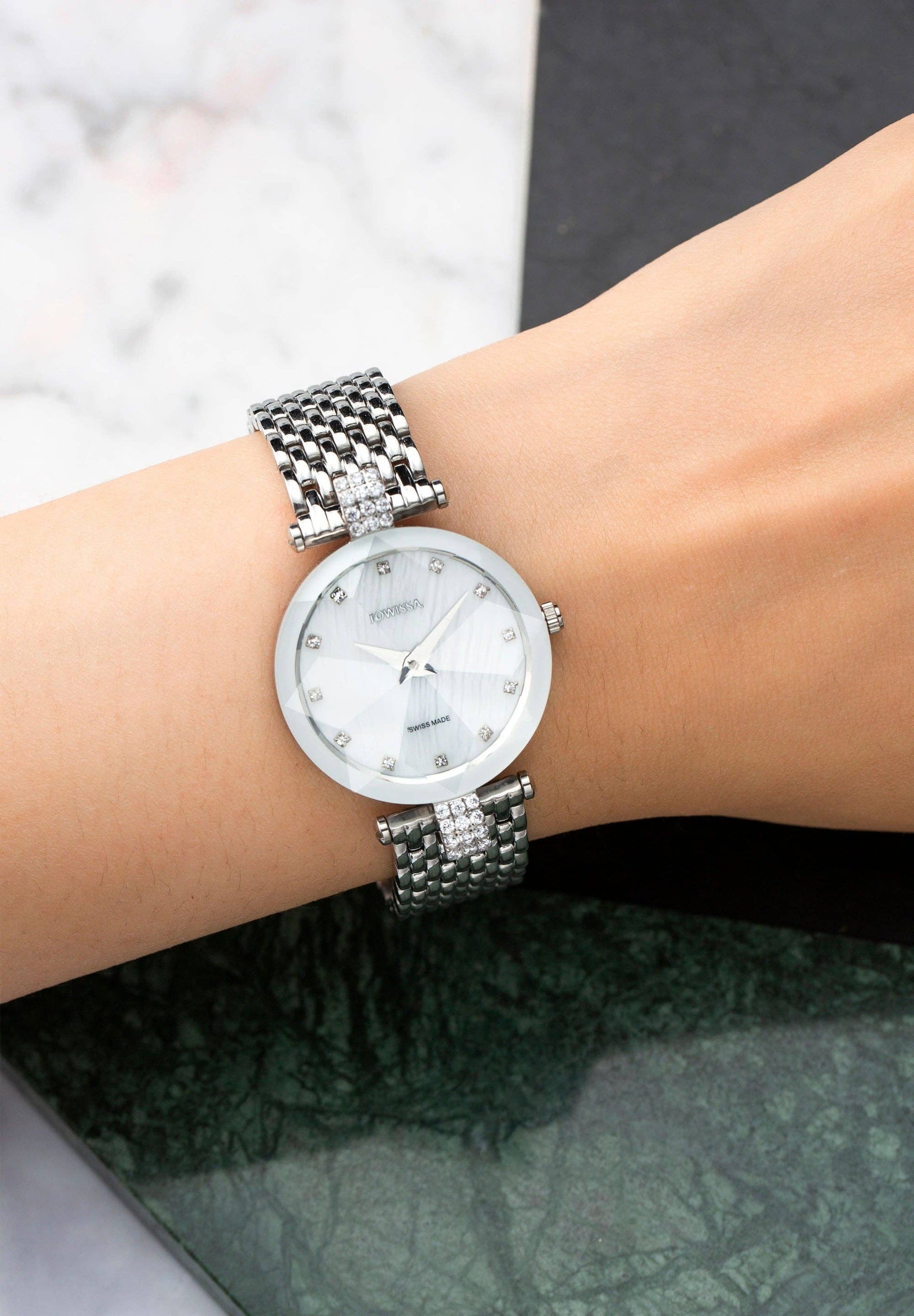 Montre suisse pour femme Facet Strass J5.636.M