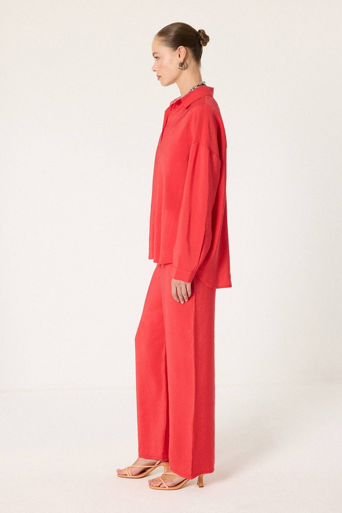 Ensemble coordonné en coton-modal, coupe décontractée – chemise et pantalon à jambe large: Rouge
